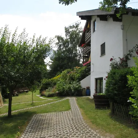In Mit Kleiner Terrasse Apartman